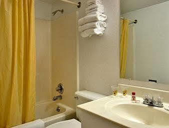 Super 8 By Wyndham Carbondale Motel Ngoại thất bức ảnh